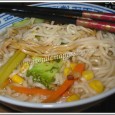 Petite soupe d’inspiration chinoise et vietnamienne Etant toute seule à la maison, ce soir, je n'avais pas particulièrement envie de cuisiner. Je me suis donc lancée dans la confection d'une petite soupe végétarienne.
