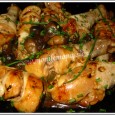Poulet sauce d’huîtres et champignons de paille Voici ma participation au jeu d'Ôdélices, la recette a été éditée pour la première fois le 7 février, je la réédite ce jour, si cette recette vous plaît, n'hésitez pas à voter pour elle, merci.