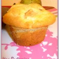 Muffins coco-poire Un délice de gourmandise, le mélange est assez inattendu mais se marie bien, tout de même. J'ai un peu modifié la recette et je pense continuer à la modifier pour arriver à une recette sans œufs. Je me souviens que dans mon enfance, ma mère faisait la majeur partie de ses gâteaux sans œufs. Mon père étant végétarien. Devant terminer ma plaquette de beurre salé, j'en ai utilisé, mais le beurre doux est aussi approprié ;-)