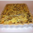 Quiche oignons & champignons C'est la première fois que j'expérimente cette recette, une bonne surprise. Il y a deux manières de la réaliser, pour ceux qui n'aiment pas le croquant des oignons, vous pouvez faire revenir les oignons et les champignons à la poêle et pour ceux qui l'aiment, simplement les mettre crus dans votre appareil qur vous disposerez sur la pâte.