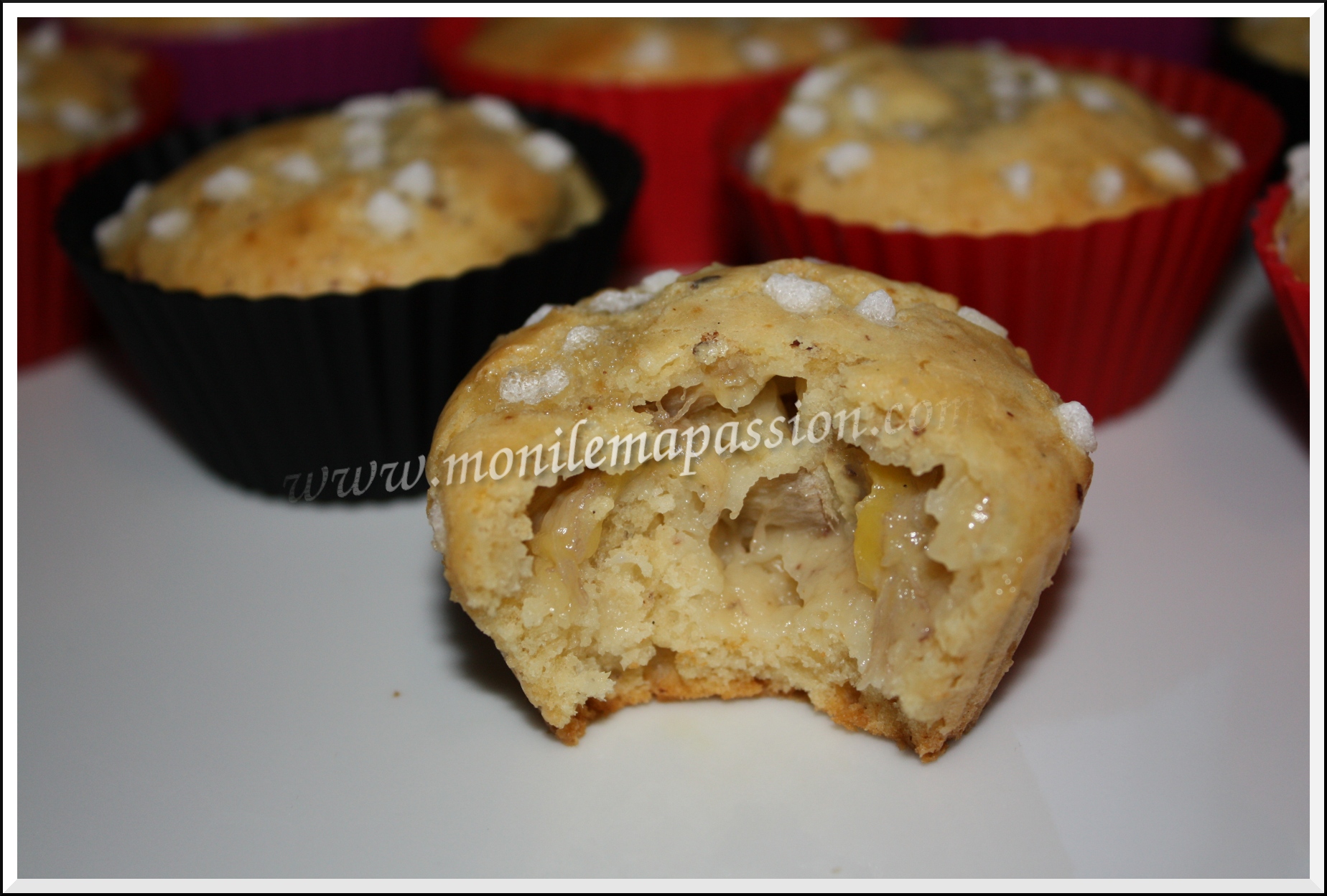 Muffins banane noisettes Une nouvelle recette de muffins adaptée du livre Gâteaux U.S. de la série de livres LEÇON par Sébastien Serveau. J’ai utilisé la banane comme fruit afin de remplacer les framboises de la recette initiale. Ingrédients: - 175g de farine -...