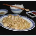 Sauté de chou et poulet à la chinoise Après cette semaine bien mouvementée, une petite recette toute simple histoire de penser à autre chose, lol! J'avais dans mon panier bio un chou vert à passer, j'hésitais entre une recette traditionnelle créole la fricassée de chou à la tomate ou tout simplement un sauté à la chinoise avec du poulet.