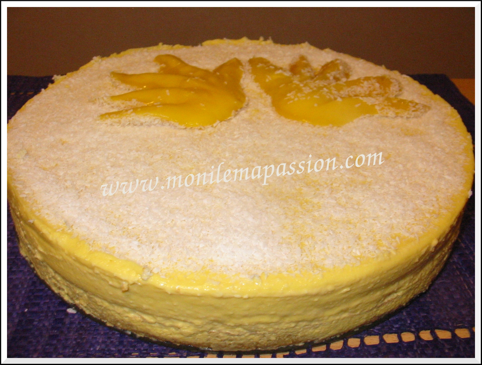 Bavarois Mangues-Letchis Il s’agit là, d’un essai de bavarois avec de l’agar agar, je tenais absolument à faire un essai, car utiliser de l’agar agar pour la première fois n’est pas chose facile. Je n’utilise jamais de gélatine, car ça me répugne...