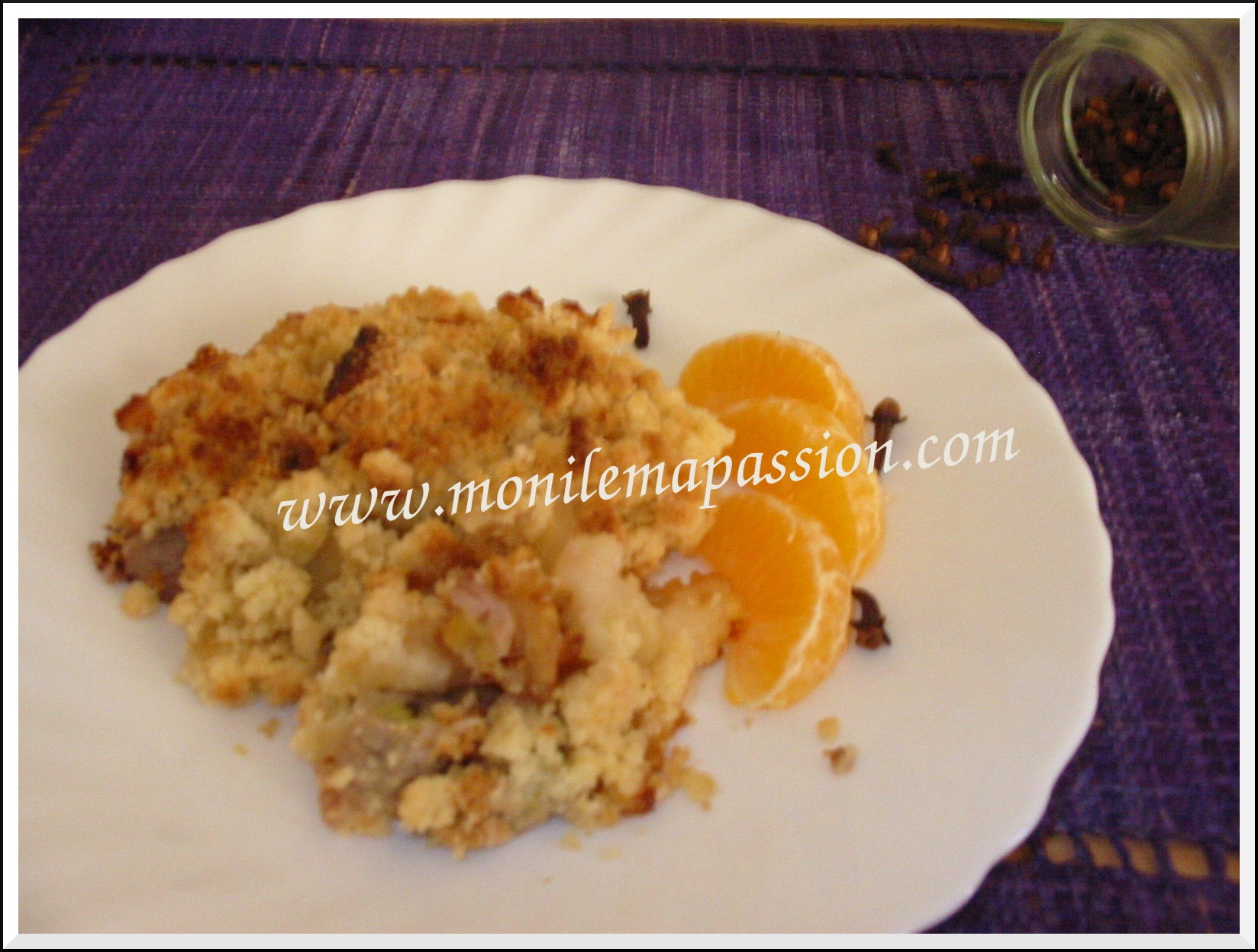 Crumble pommes-bananes Pour accompagner la salade de midi, j’ai réalisé un crumble aux pommes et bananes. Il ne me restait que 3 bananes pour réaliser ce crumble, pas assez pour toute la famille. J’ai donc complété avec des pommes. Même si je...