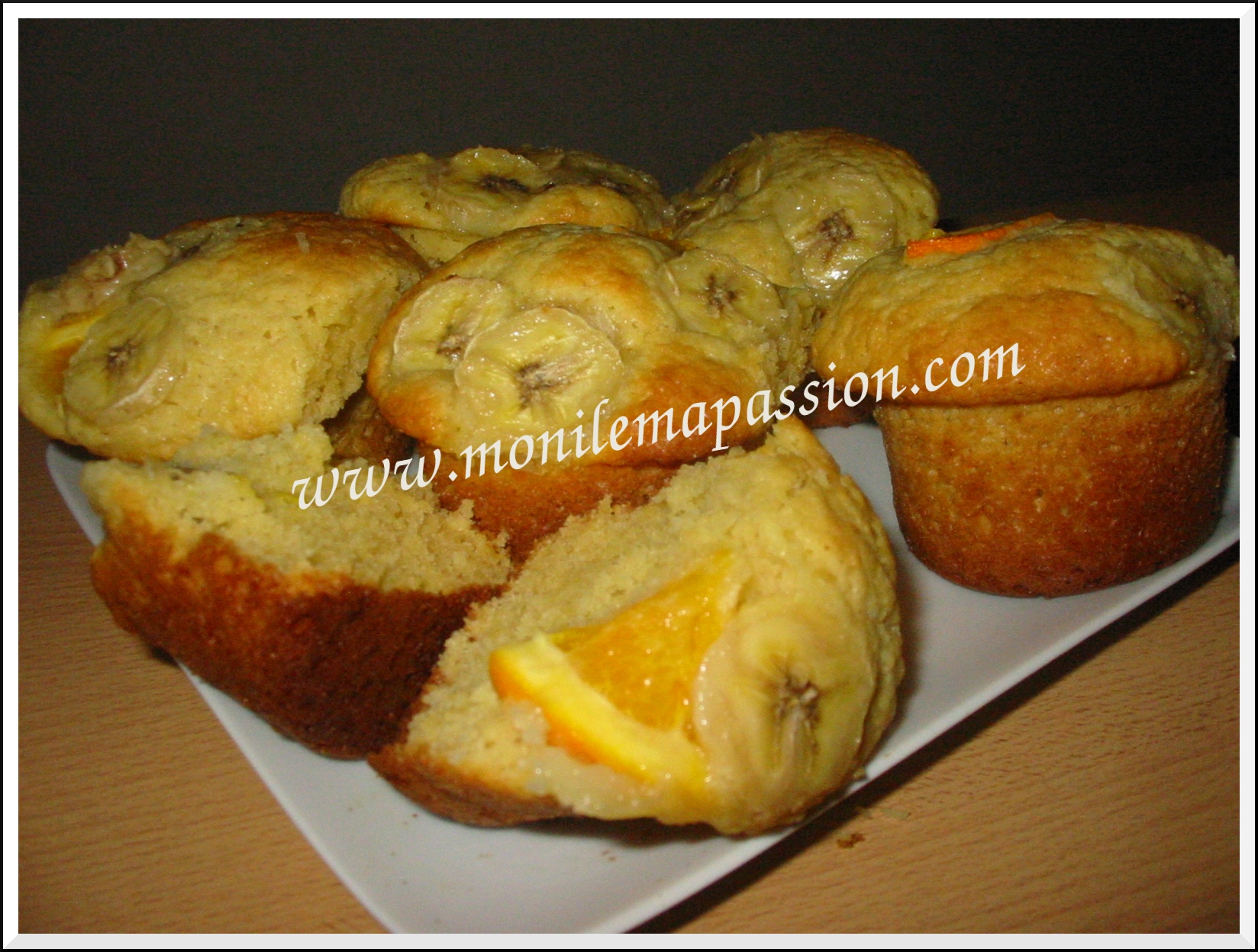 Muffins orange banane La recette originale n’a pas de banane, mais comme j’en avais une mûre à passer, je me suis dit que ça serait une bonne idée Pour trouver la recette des Muffins à l’Orange, aller faire un tour du côté de...