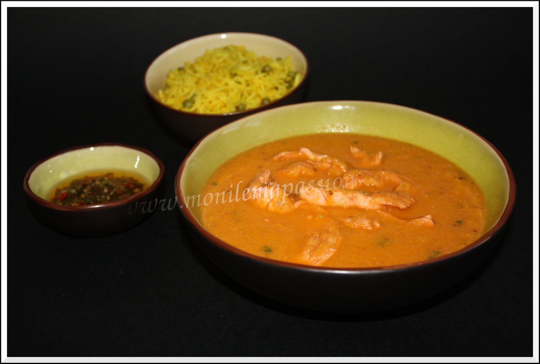 J’ai eu du mal à nommer ce plat, improvisation totale et vraiment délicieuse, il peut être consommé en soupe ou avec un riz basmati, voir même avec des chapatis. J’ai rajouté des aiguillettes de poulet tandoori préparée la veille pour...