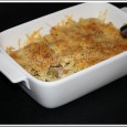 Gratin de macaronis aux champignons et poireau Un gratin à la crème en lieu et place de la béchamel, ce qui le rend quelque peu plus léger malgré sa composition. Je l'ai présenté en version individuelle, ce qui lui apporte une petite touche sympa.