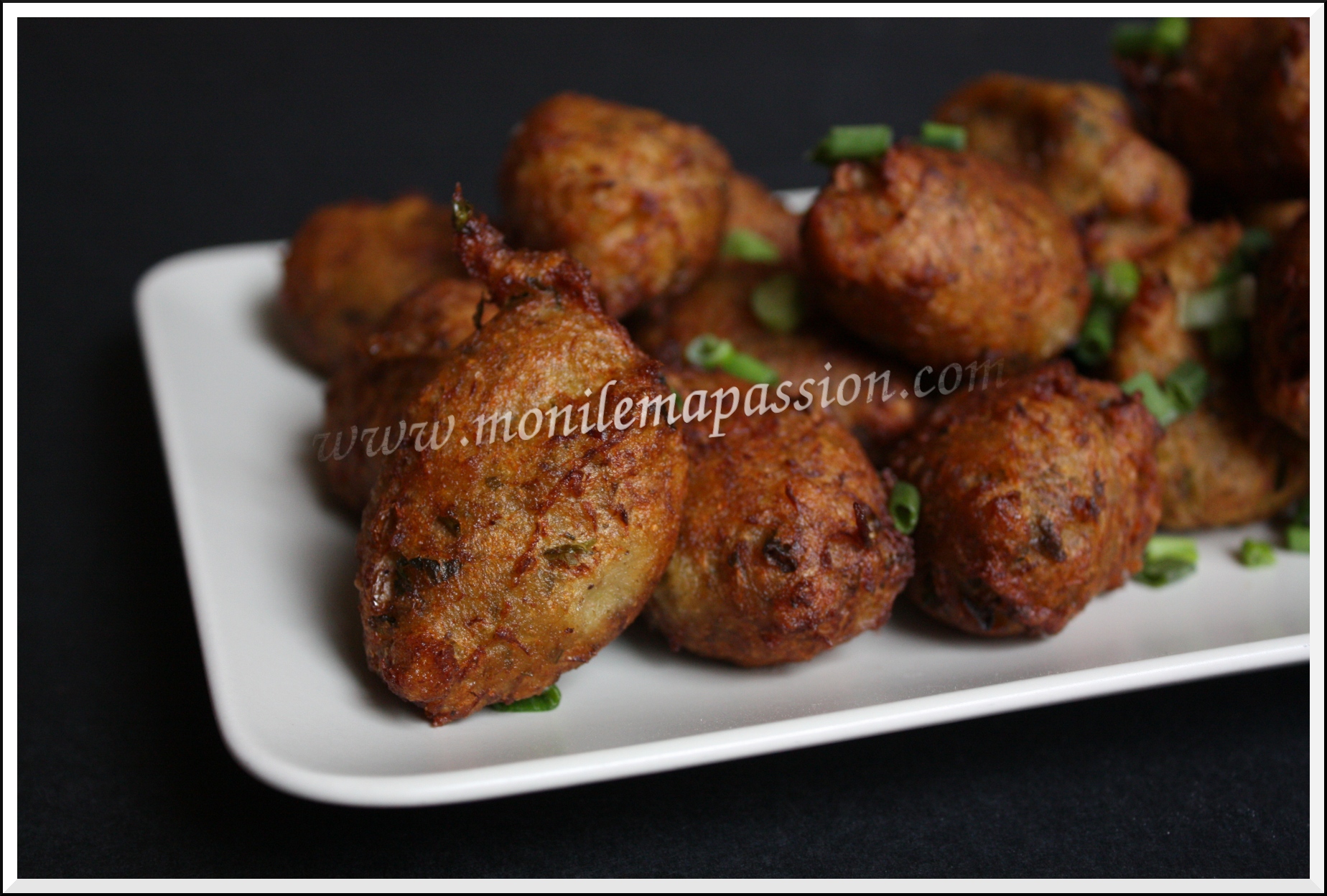 Beignets de pommes de terre, haricots verts, champignons et thon au massalé C’est une improvisation totale, j’avais préparé le midi un massalé de pommes de terre, haricots verts et champignons au massalé (mélange d’épices Réunionnais), mais il m’en restait encore beaucoup pour le soir. J’ai eu envie de changer et accommoder les...